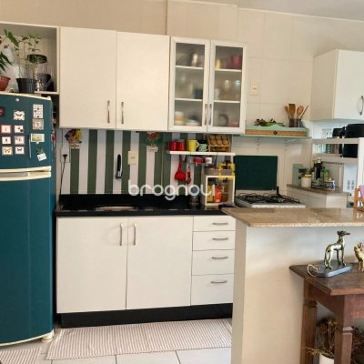 Apartamento com 78m², 2 quartos (sendo 1 suíte), 1 garagem, no bairro Costeira do Pirajubaé em Florianópolis