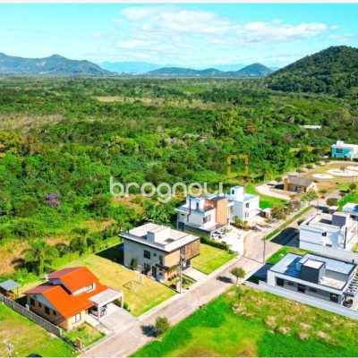27826 com 400m², no bairro Canasvieiras em Florianópolis
