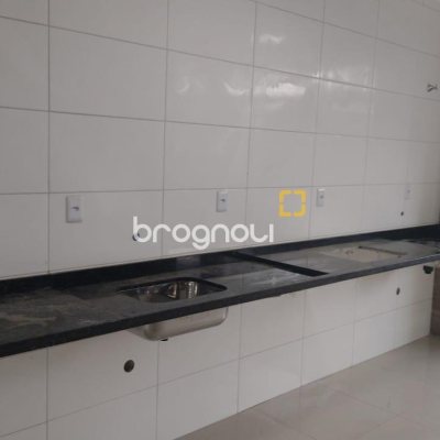 Casa com 109m², 3 quartos (sendo 1 suíte), 1 garagem, no bairro São João do Rio Vermelho em Florianópolis