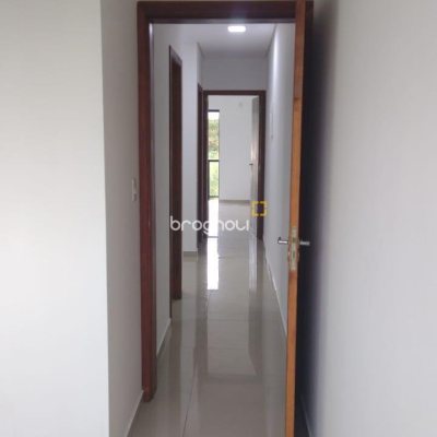 Casa com 109m², 3 quartos (sendo 1 suíte), 1 garagem, no bairro São João do Rio Vermelho em Florianópolis