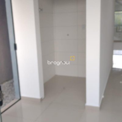 Casa com 109m², 3 quartos (sendo 1 suíte), 1 garagem, no bairro São João do Rio Vermelho em Florianópolis