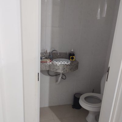 Sala com 29m², 1 garagem, no bairro Capoeiras em Florianópolis