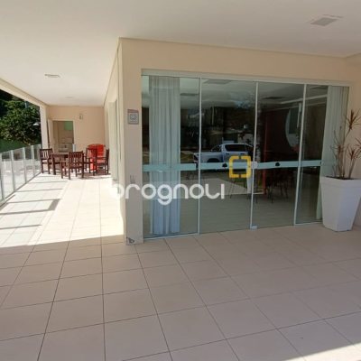 Casa com 248m², 3 quartos (sendo 3 suítes), 2 garagens, no bairro São João do Rio Vermelho em Florianópolis