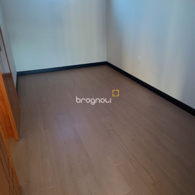 Casa com 248m², 3 quartos (sendo 3 suítes), 2 garagens, no bairro São João do Rio Vermelho em Florianópolis