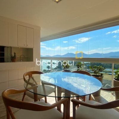 Apartamento com 168m², 3 quartos (sendo 3 suítes), 2 garagens, no bairro Agronômica em Florianópolis