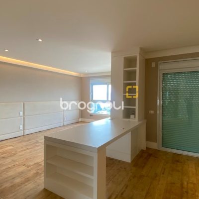 Apartamento com 168m², 3 quartos (sendo 3 suítes), 2 garagens, no bairro Agronômica em Florianópolis