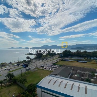Apartamento com 168m², 3 quartos (sendo 3 suítes), 2 garagens, no bairro Agronômica em Florianópolis