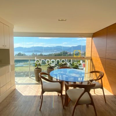 Apartamento com 168m², 3 quartos (sendo 3 suítes), 2 garagens, no bairro Agronômica em Florianópolis
