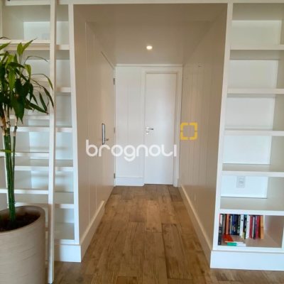 Apartamento com 168m², 3 quartos (sendo 3 suítes), 2 garagens, no bairro Agronômica em Florianópolis