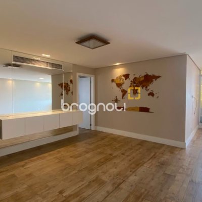 Apartamento com 168m², 3 quartos (sendo 3 suítes), 2 garagens, no bairro Agronômica em Florianópolis