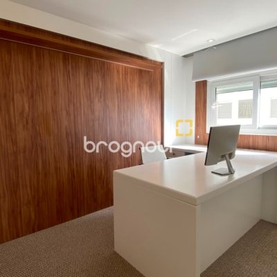 Apartamento com 168m², 3 quartos (sendo 3 suítes), 2 garagens, no bairro Agronômica em Florianópolis