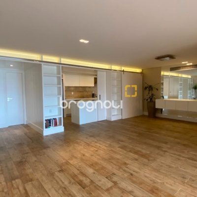 Apartamento com 168m², 3 quartos (sendo 3 suítes), 2 garagens, no bairro Agronômica em Florianópolis