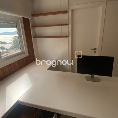 Apartamento com 168m², 3 quartos (sendo 3 suítes), 2 garagens, no bairro Agronômica em Florianópolis