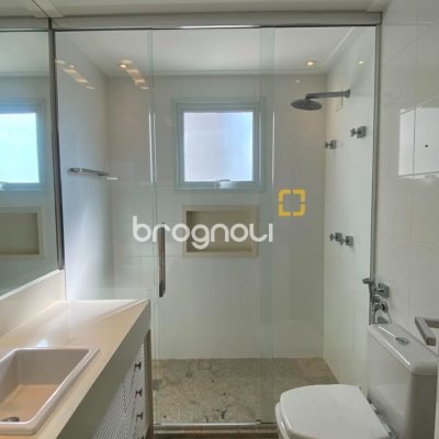 Apartamento com 168m², 3 quartos (sendo 3 suítes), 2 garagens, no bairro Agronômica em Florianópolis