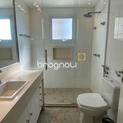 Apartamento com 168m², 3 quartos (sendo 3 suítes), 2 garagens, no bairro Agronômica em Florianópolis