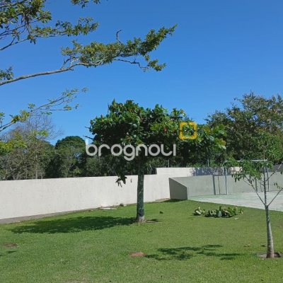 Casa de Condomínio com 248m², 4 quartos (sendo 3 suítes), 2 garagens, no bairro Vargem Pequena em Florianópolis