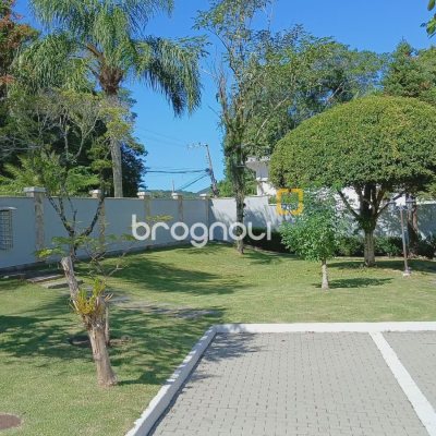 Casa de Condomínio com 248m², 4 quartos (sendo 3 suítes), 2 garagens, no bairro Vargem Pequena em Florianópolis