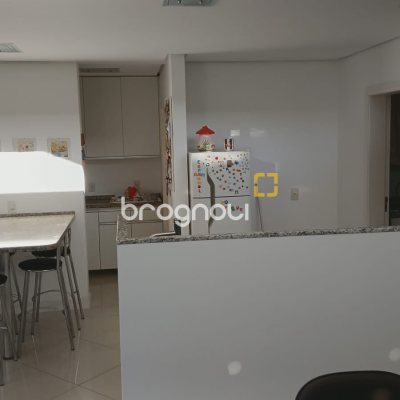 Casa de Condomínio com 248m², 4 quartos (sendo 3 suítes), 2 garagens, no bairro Vargem Pequena em Florianópolis