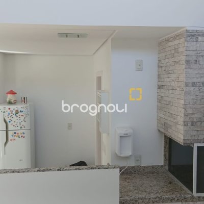 Casa de Condomínio com 248m², 4 quartos (sendo 3 suítes), 2 garagens, no bairro Vargem Pequena em Florianópolis