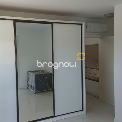Casa de Condomínio com 248m², 4 quartos (sendo 3 suítes), 2 garagens, no bairro Vargem Pequena em Florianópolis