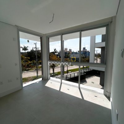 Loft com 74m², 2 quartos (sendo 1 suíte), no bairro Barra da Lagoa em Florianópolis