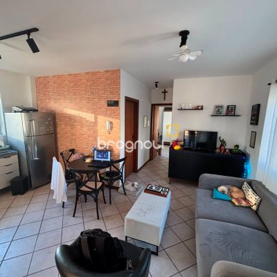 Apartamento com 430m², 8 quartos, 4 garagens, no bairro Carvoeira em Florianópolis