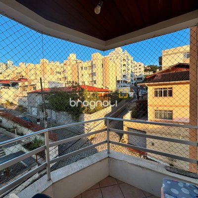 Apartamento com 430m², 8 quartos, 4 garagens, no bairro Carvoeira em Florianópolis