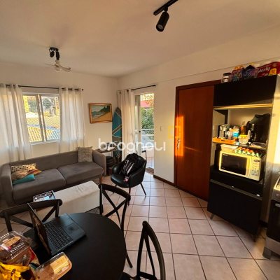 Apartamento com 430m², 8 quartos, 4 garagens, no bairro Carvoeira em Florianópolis