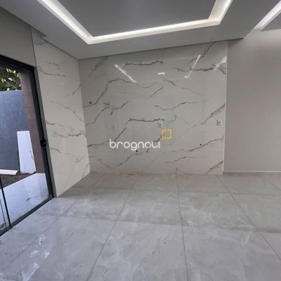Casa com 65m², 2 quartos (sendo 1 suíte), 2 garagens, no bairro São João do Rio Vermelho em Florianópolis
