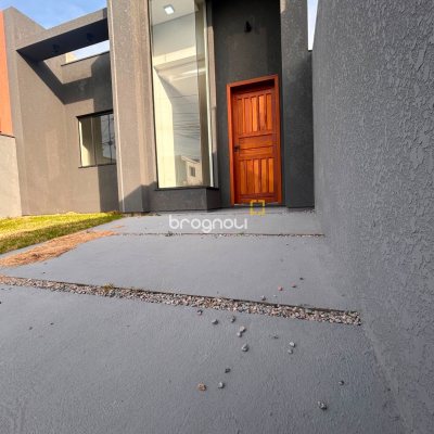 Casa com 65m², 2 quartos (sendo 1 suíte), 2 garagens, no bairro São João do Rio Vermelho em Florianópolis