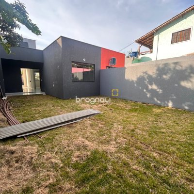 Casa com 65m², 2 quartos (sendo 1 suíte), 2 garagens, no bairro São João do Rio Vermelho em Florianópolis