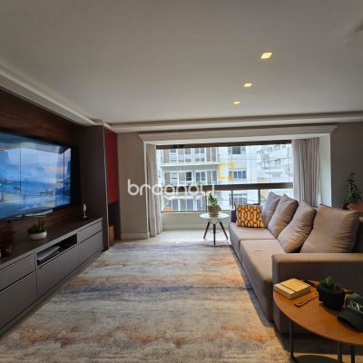 Apartamento com 104m², 2 quartos (sendo 1 suíte), 2 garagens, no bairro Centro em Florianópolis