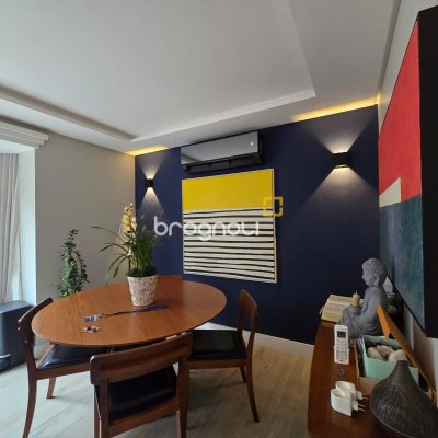 Apartamento com 104m², 2 quartos (sendo 1 suíte), 2 garagens, no bairro Centro em Florianópolis