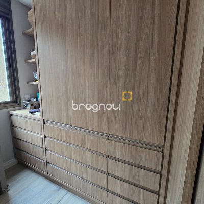 Apartamento com 104m², 2 quartos (sendo 1 suíte), 2 garagens, no bairro Centro em Florianópolis