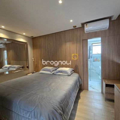 Apartamento com 104m², 2 quartos (sendo 1 suíte), 2 garagens, no bairro Centro em Florianópolis