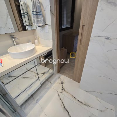 Apartamento com 104m², 2 quartos (sendo 1 suíte), 2 garagens, no bairro Centro em Florianópolis