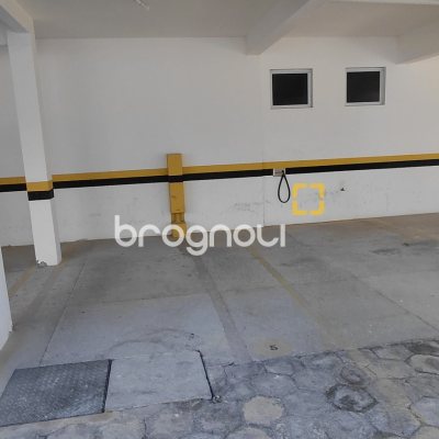 Apartamento com 76m², 2 quartos (sendo 1 suíte), 1 garagem, no bairro Abraão em Florianópolis