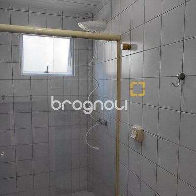 Apartamento com 76m², 2 quartos (sendo 1 suíte), 1 garagem, no bairro Abraão em Florianópolis