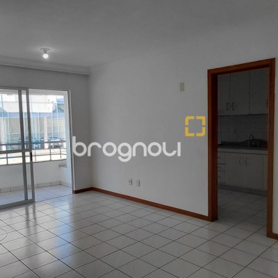 Apartamento com 76m², 2 quartos (sendo 1 suíte), 1 garagem, no bairro Abraão em Florianópolis