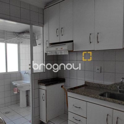 Apartamento com 76m², 2 quartos (sendo 1 suíte), 1 garagem, no bairro Abraão em Florianópolis