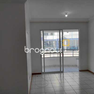 Apartamento com 76m², 2 quartos (sendo 1 suíte), 1 garagem, no bairro Abraão em Florianópolis