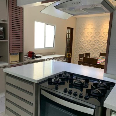 Casa com 307m², 4 quartos (sendo 2 suítes), 5 garagens, no bairro Campeche em Florianópolis