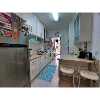 Cobertura com 166m², 4 quartos (sendo 3 suítes), 2 garagens, no bairro Trindade em Florianópolis