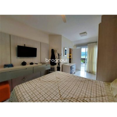 Cobertura com 166m², 4 quartos (sendo 3 suítes), 2 garagens, no bairro Trindade em Florianópolis