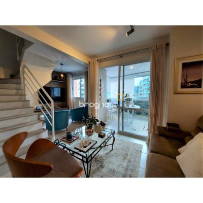 Cobertura com 166m², 4 quartos (sendo 3 suítes), 2 garagens, no bairro Trindade em Florianópolis