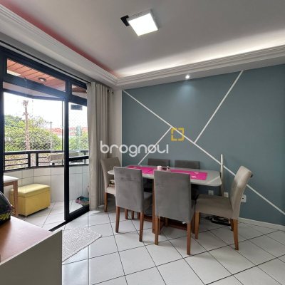 Apartamento com 75m², 2 quartos (sendo 1 suíte), 1 garagem, no bairro Estreito em Florianópolis