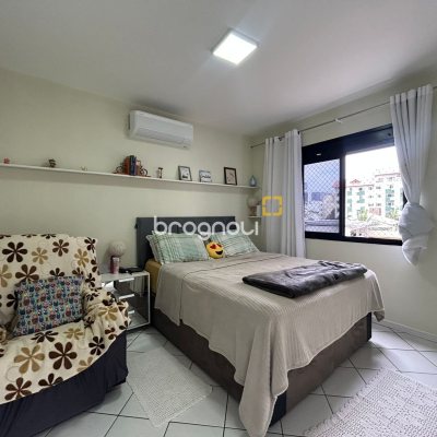 Apartamento com 75m², 2 quartos (sendo 1 suíte), 1 garagem, no bairro Estreito em Florianópolis