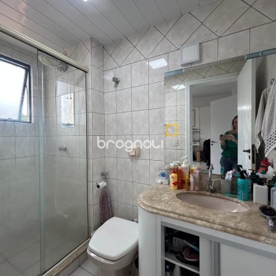Apartamento com 75m², 2 quartos (sendo 1 suíte), 1 garagem, no bairro Estreito em Florianópolis