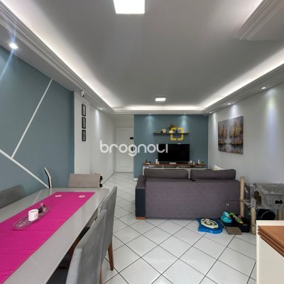 Apartamento com 75m², 2 quartos (sendo 1 suíte), 1 garagem, no bairro Estreito em Florianópolis