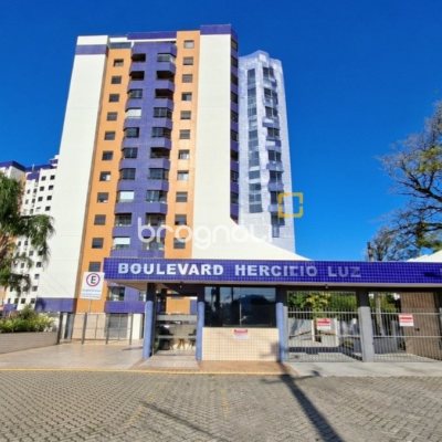 Apartamento com 75m², 2 quartos (sendo 1 suíte), 1 garagem, no bairro Estreito em Florianópolis